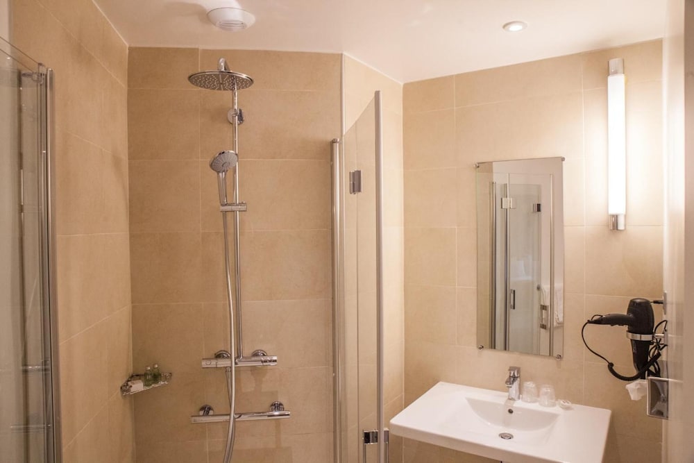 COMFORT HOTEL SIXTEEN PARIS MONTROUGE 16/67