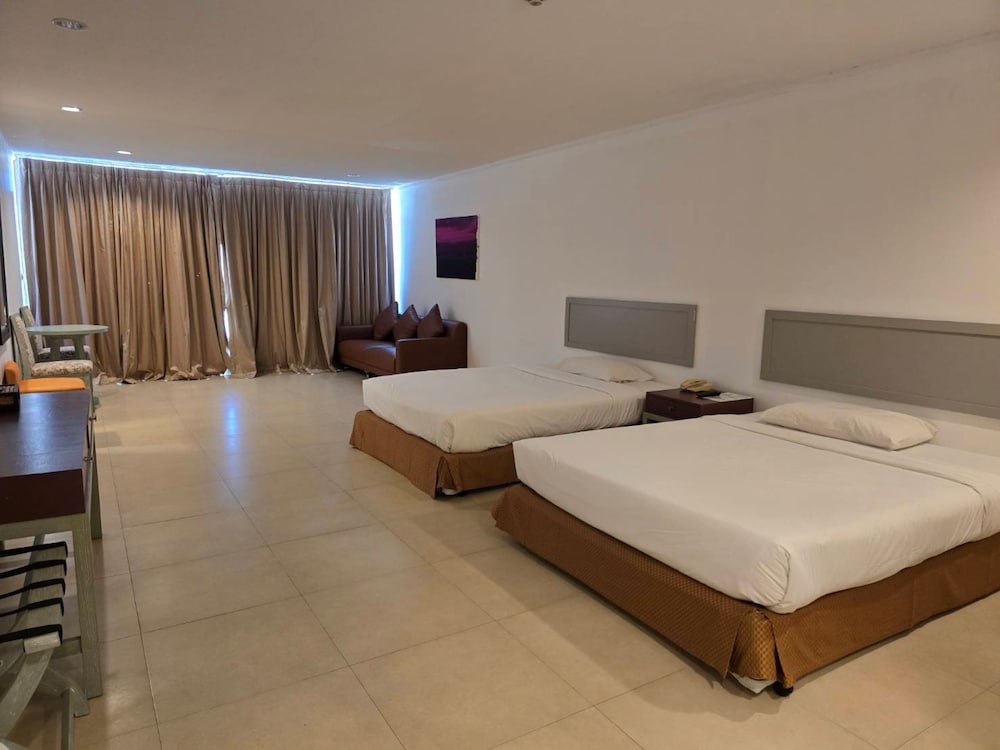 Hotel Tropicana Pattaya 28/78