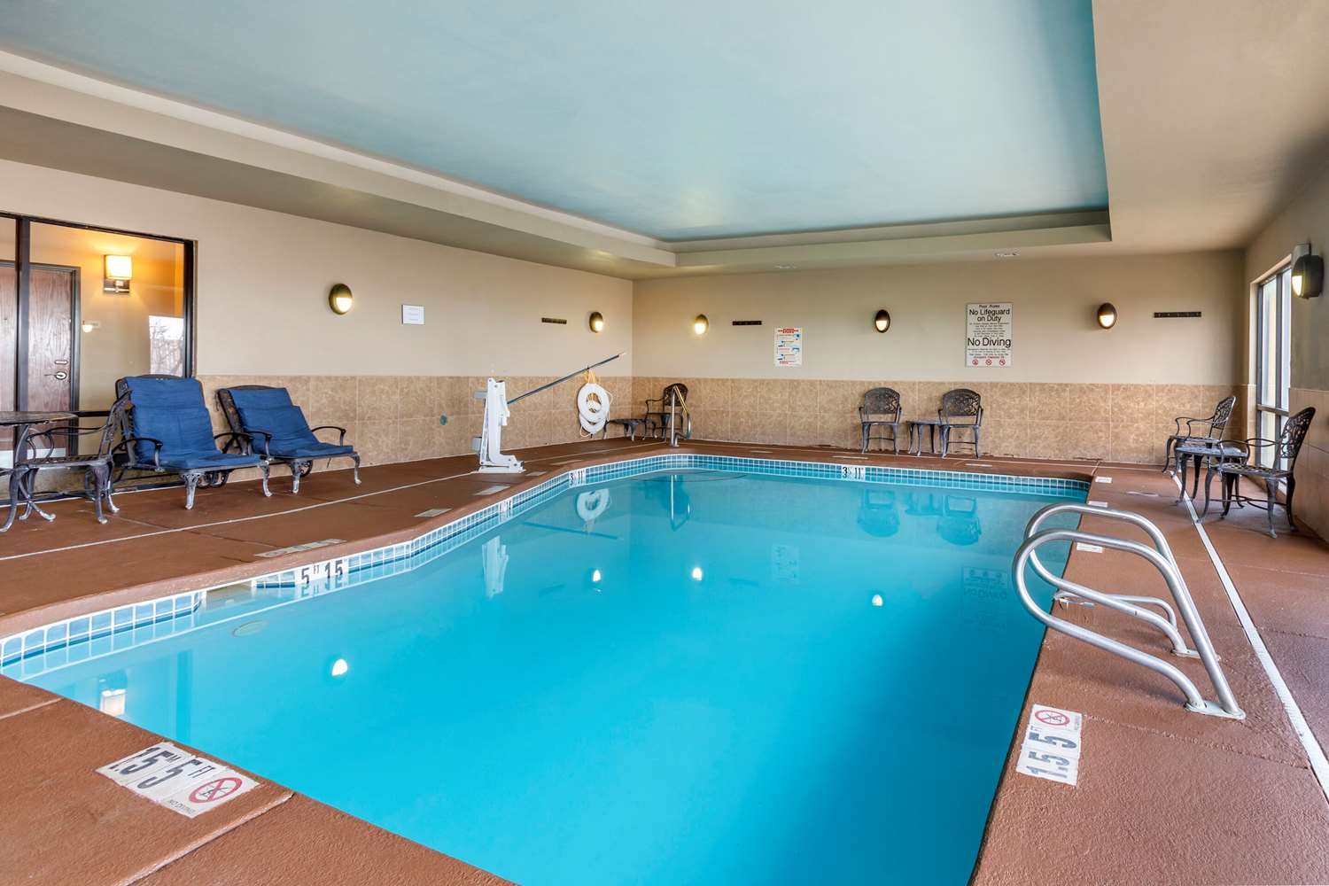 Comfort Suites Hobbs 18/46