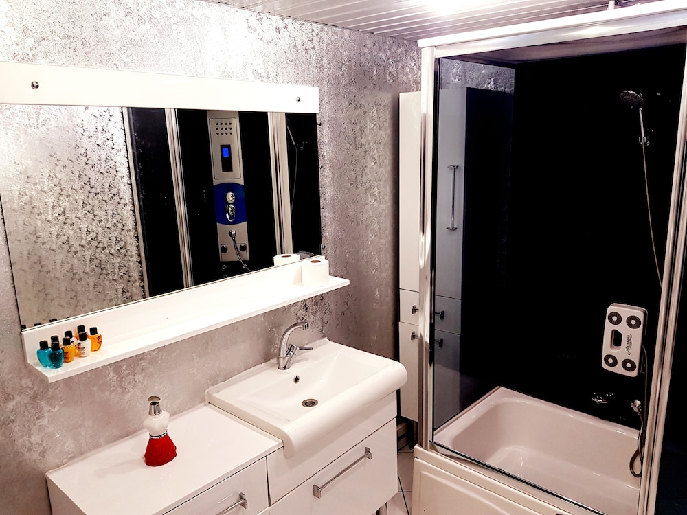 Business Park Otel 66/67