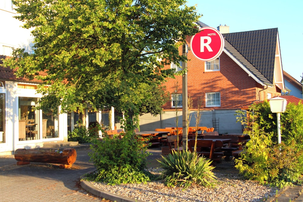 REGIOHOTEL Halle Leipzig Airport 22/24