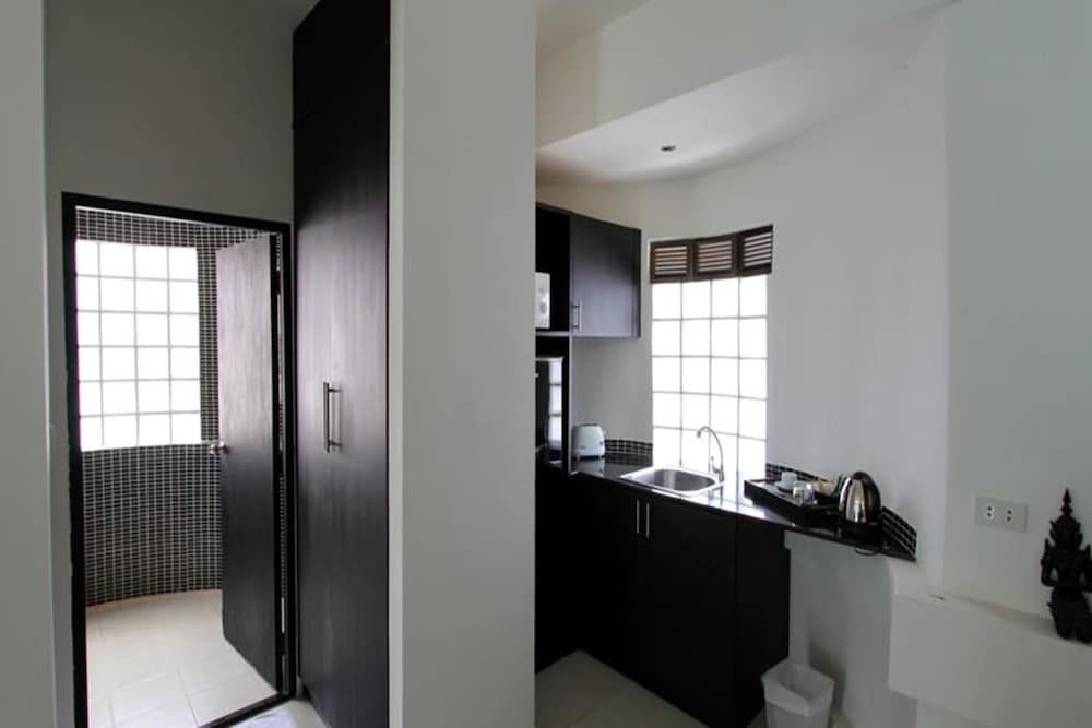 East Suites 39/73