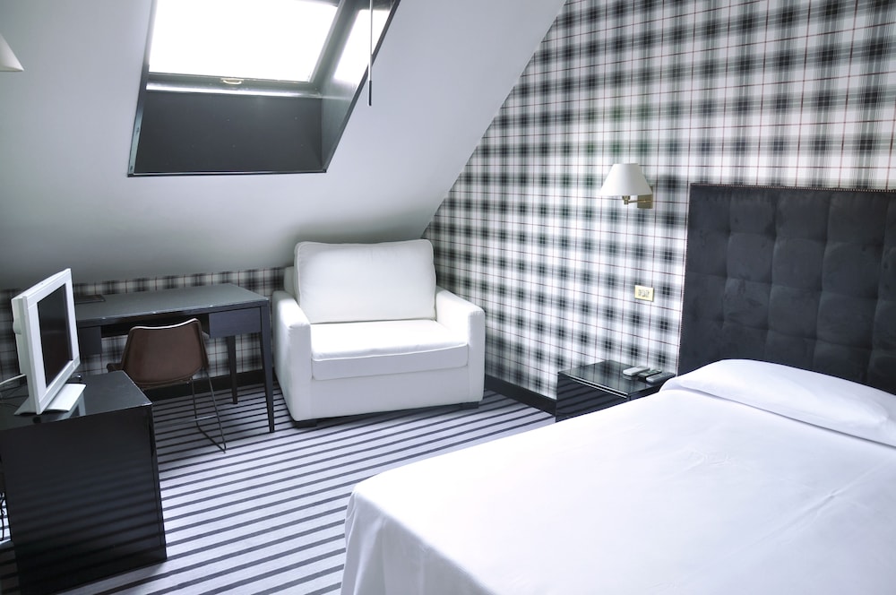 Hotel Clarin 15/40