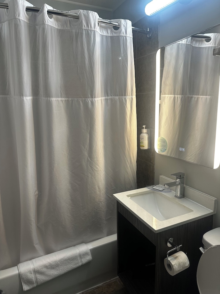 Days Inn & Suites by Wyndham Summerside 32/35