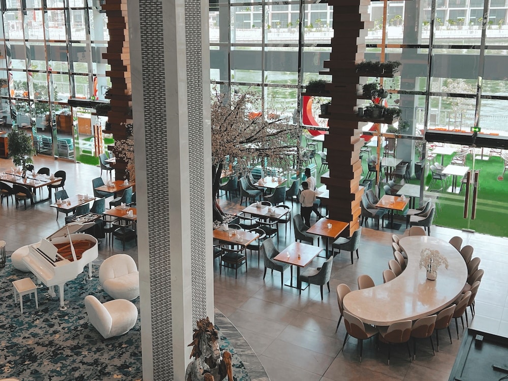 Canal Central Hotel Business Bay 34/46