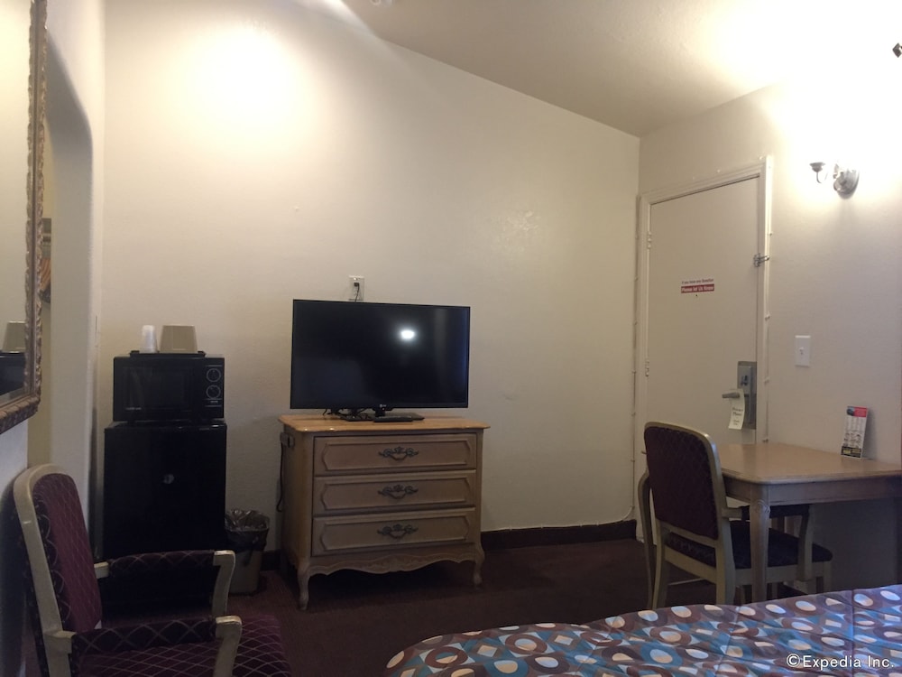 Anaheim Discovery Inn Suites 51/68