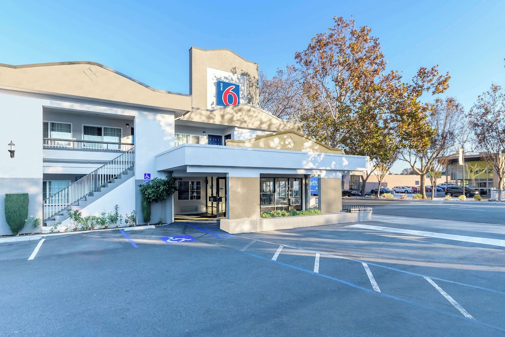 Motel6 San Jose, CA - Convention Center 49/60