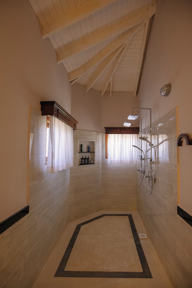 Ocean Beach Resort & Spa 44/81