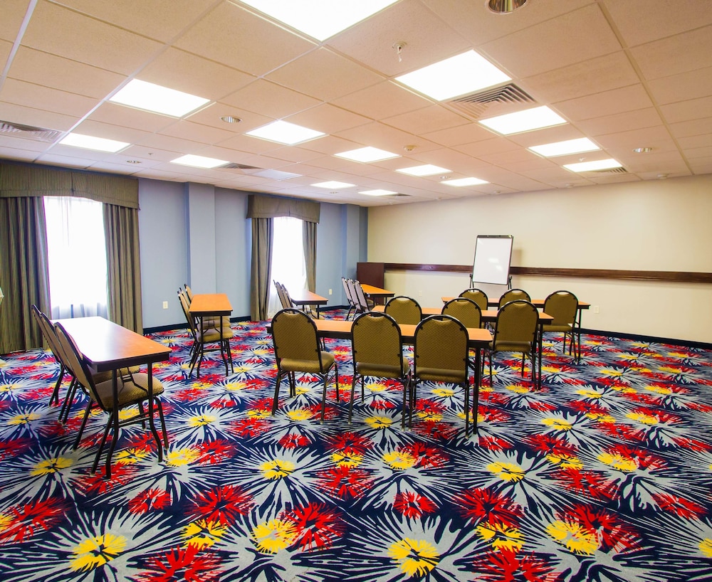 Hampton Inn Suites Natchez 68/78