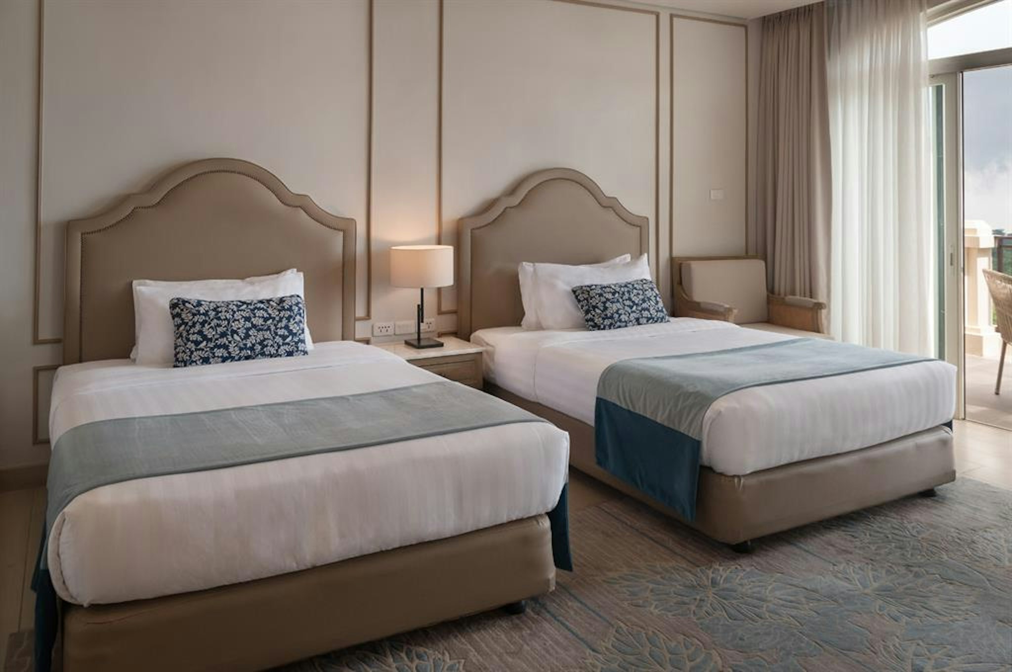 PREMIER, TWIN BEDS