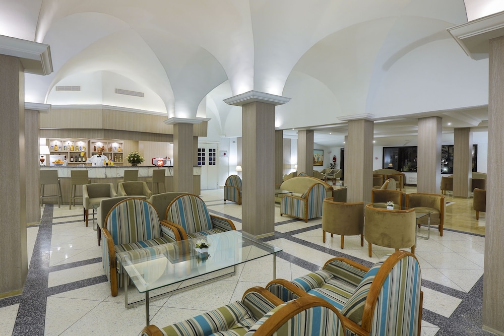 Hari Club Beach Resort 66/103