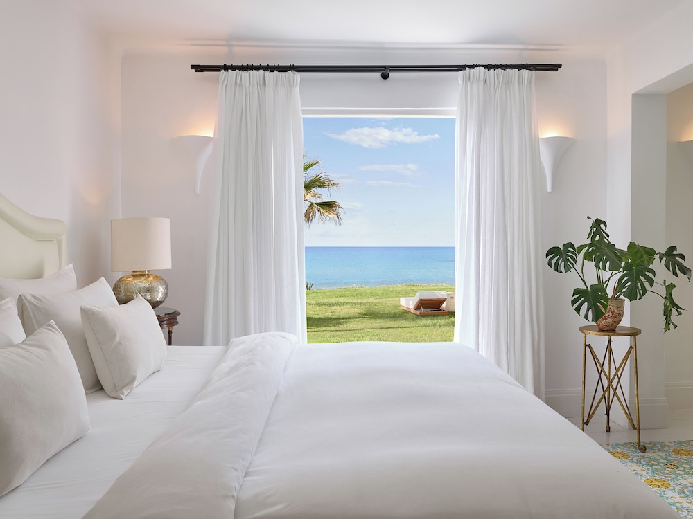 2 Bedrooms, Beach Villa, 2 King Beds, Sea Front, Sofa، Caramel, A Resort to Live 2/10