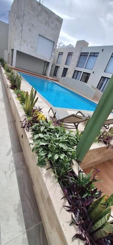 La Posada Hotel &amp; Suites 64/68