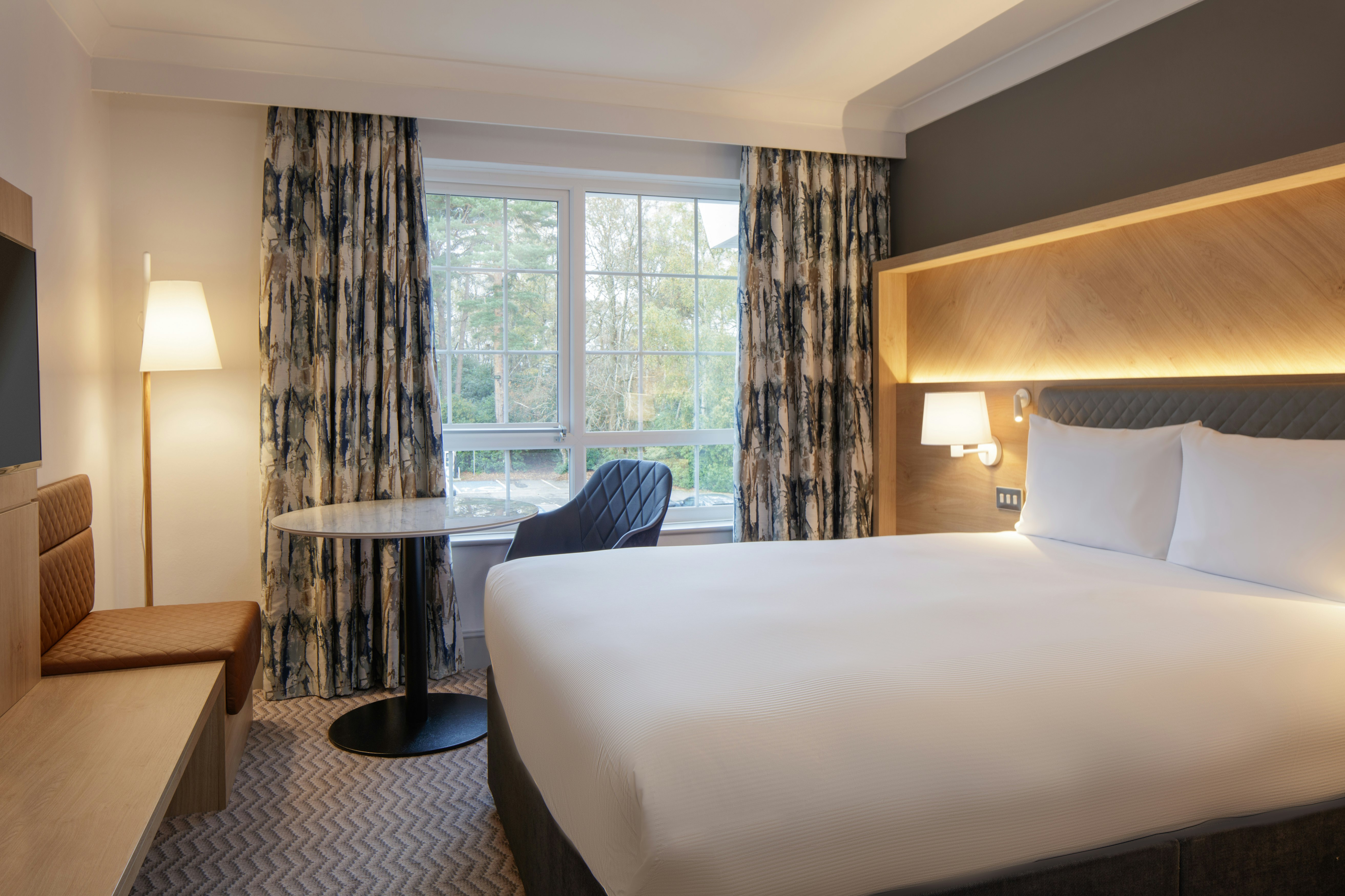 Hilton Cobham 7/50