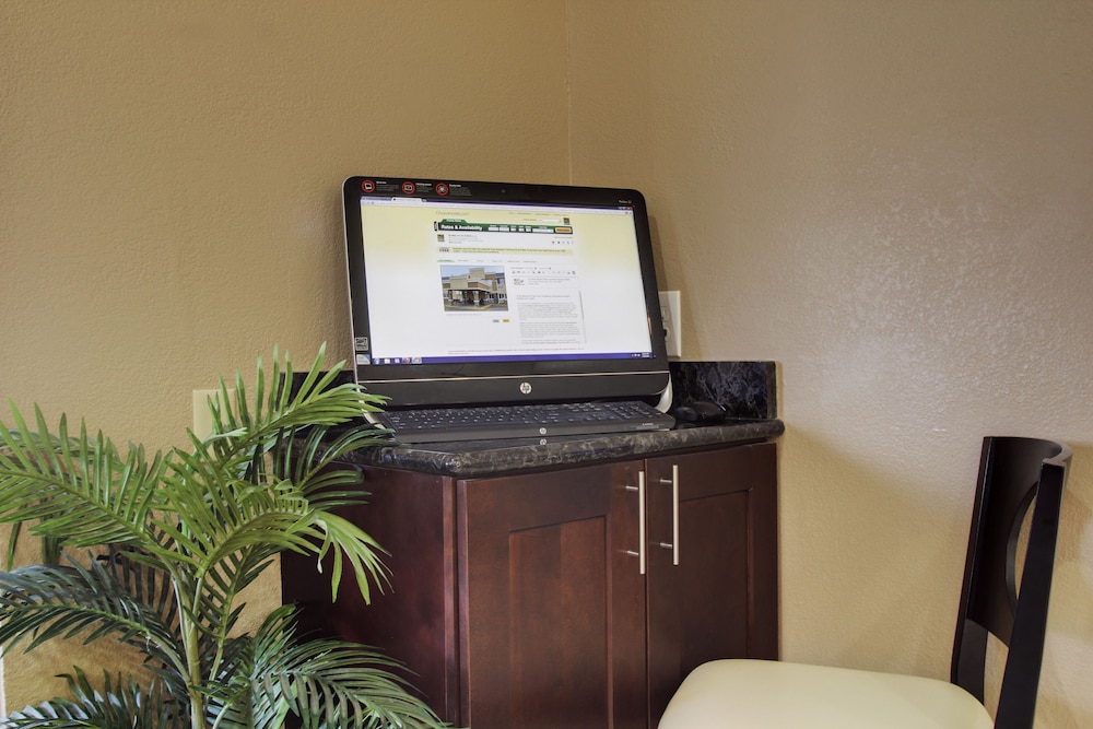 Quality Inn & Suites Des Moines Airport 40/50