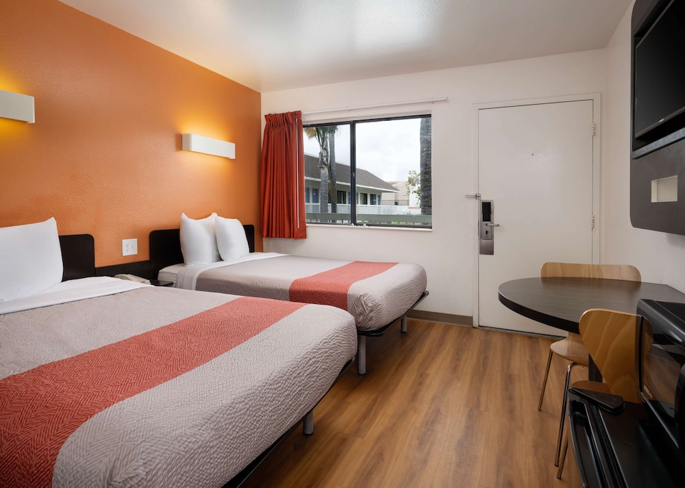 Motel6 Pismo Beach, CA 27/61