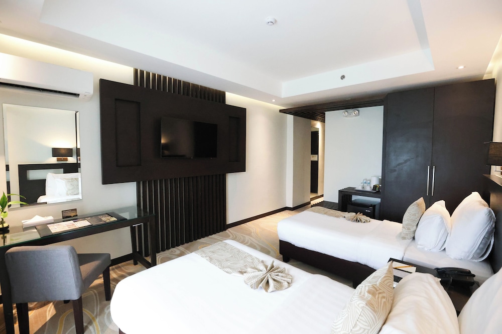 The Oriental Legazpi 22/50