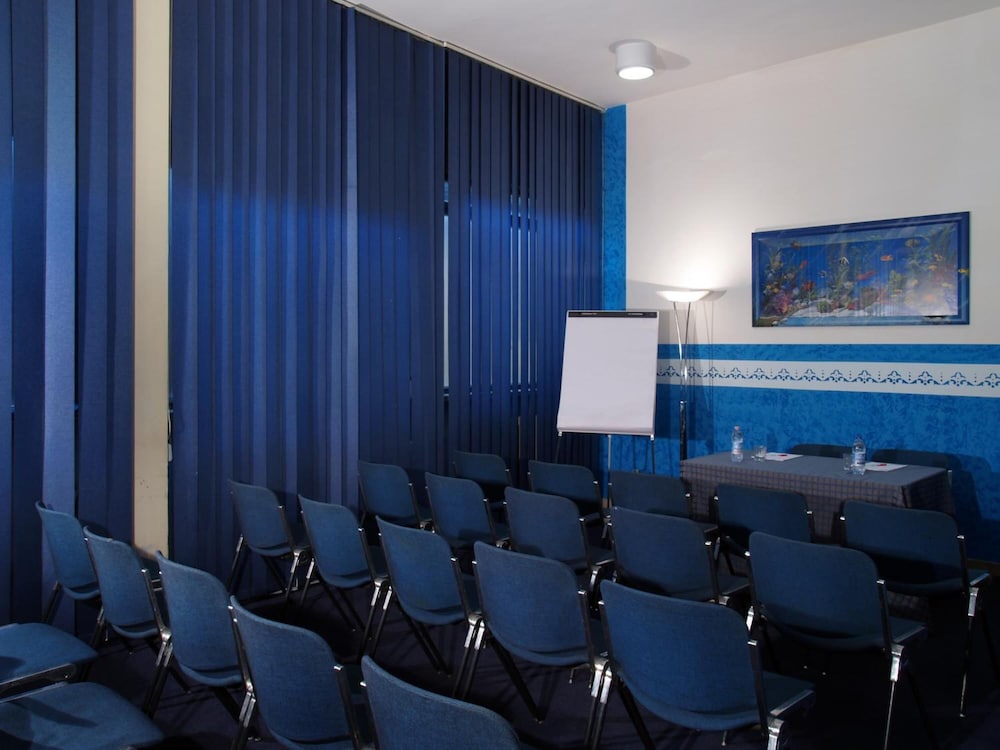 Meridiana Hotel 51/56