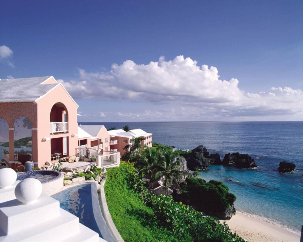 The Reefs Hotel And Club 54/60