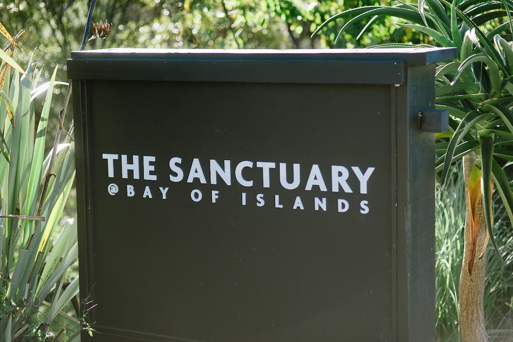 THE SANCTUARY AT BAY OF ISLANDS 16/28