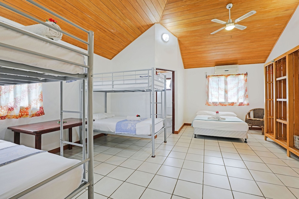 Beachfront Resort 21/50