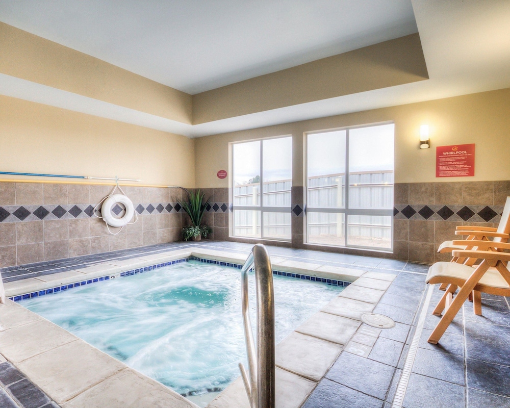 Comfort Suites Pecos 15/42