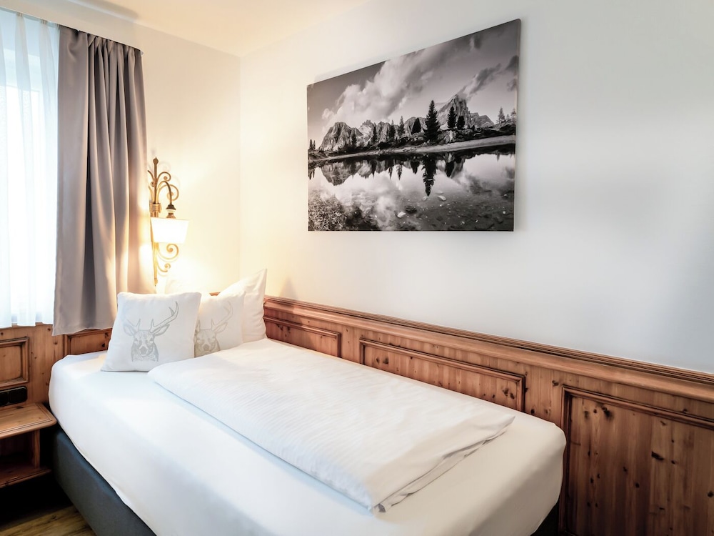 Landhotel Goldenes Kreuz 8/43