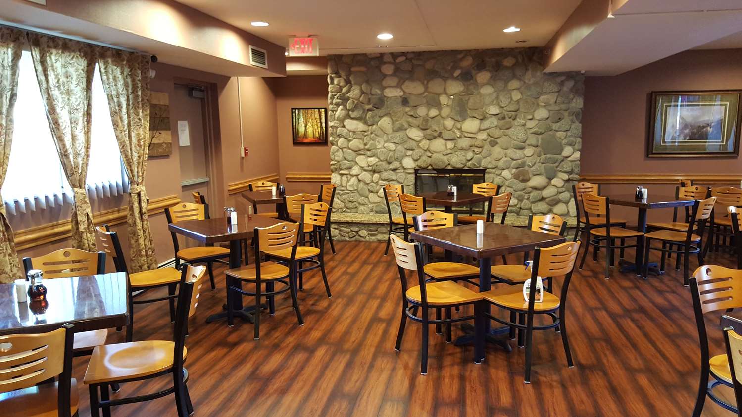 Americas Best Value Inn Suites Anchorage Airport 35/39