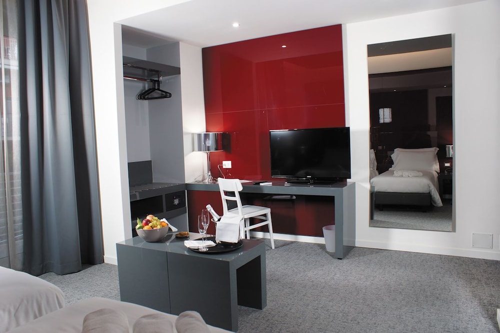 Hotel Leopardi 22/37