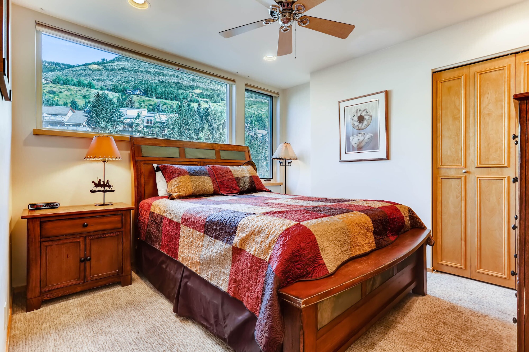 2 BEDROOMS, CONDO, DELUXE