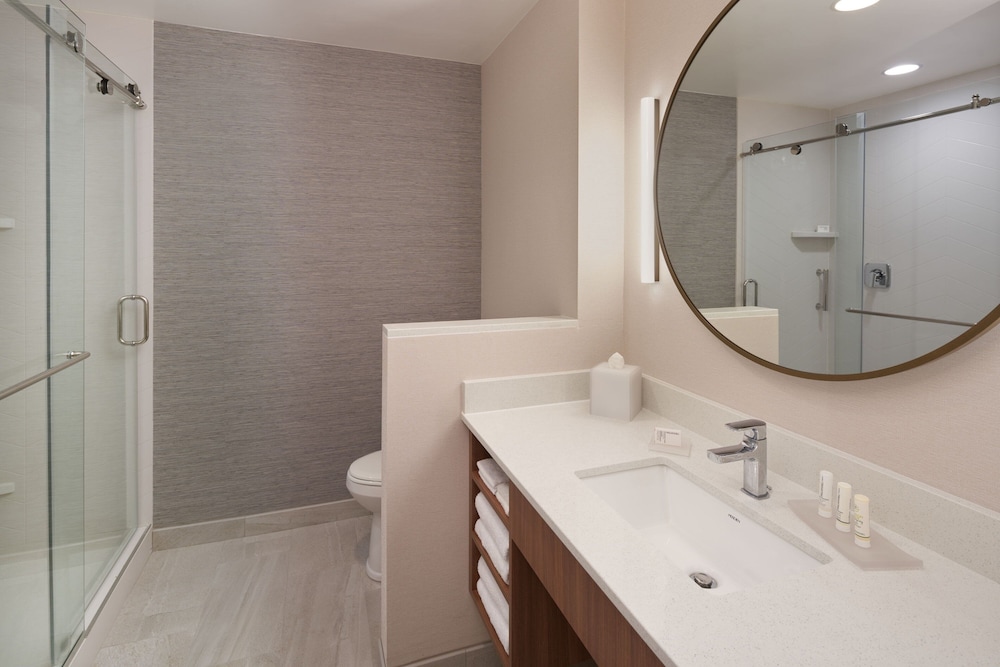 Fairfield Inn & Suites by Marriott West Palm Beach 34/37