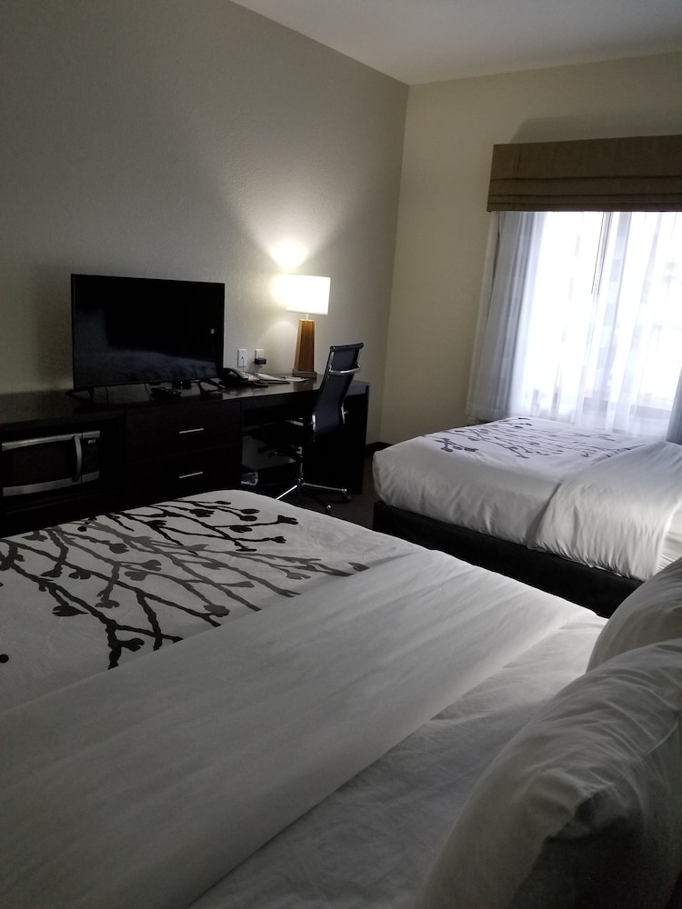 Standard, 2 Queen Beds, Sleep Inn and Suites Ames near ISU Campus 3/7