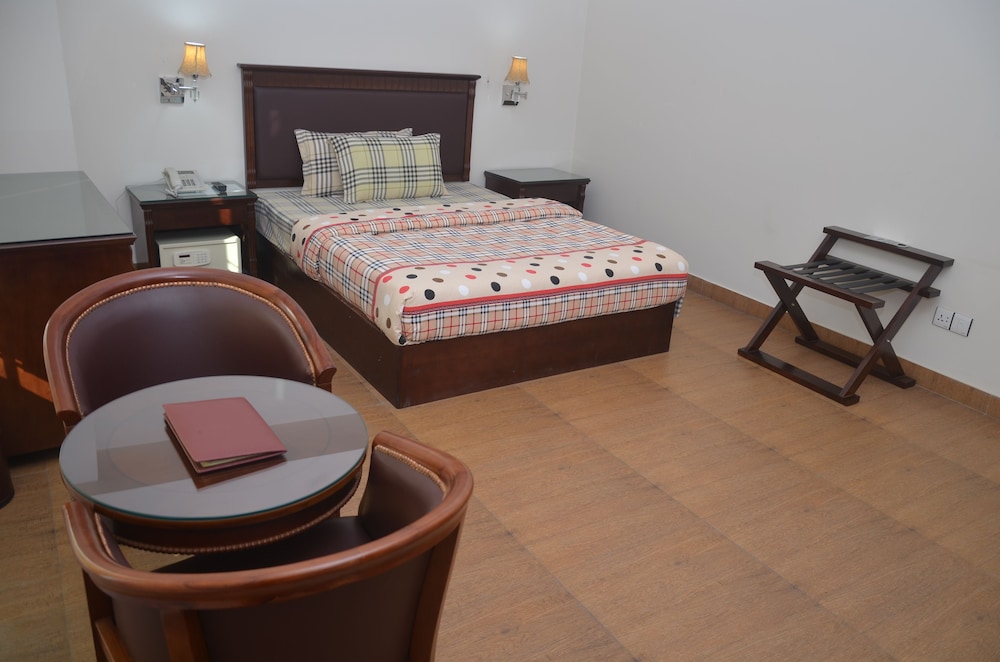 La Rose Hotel 20/54