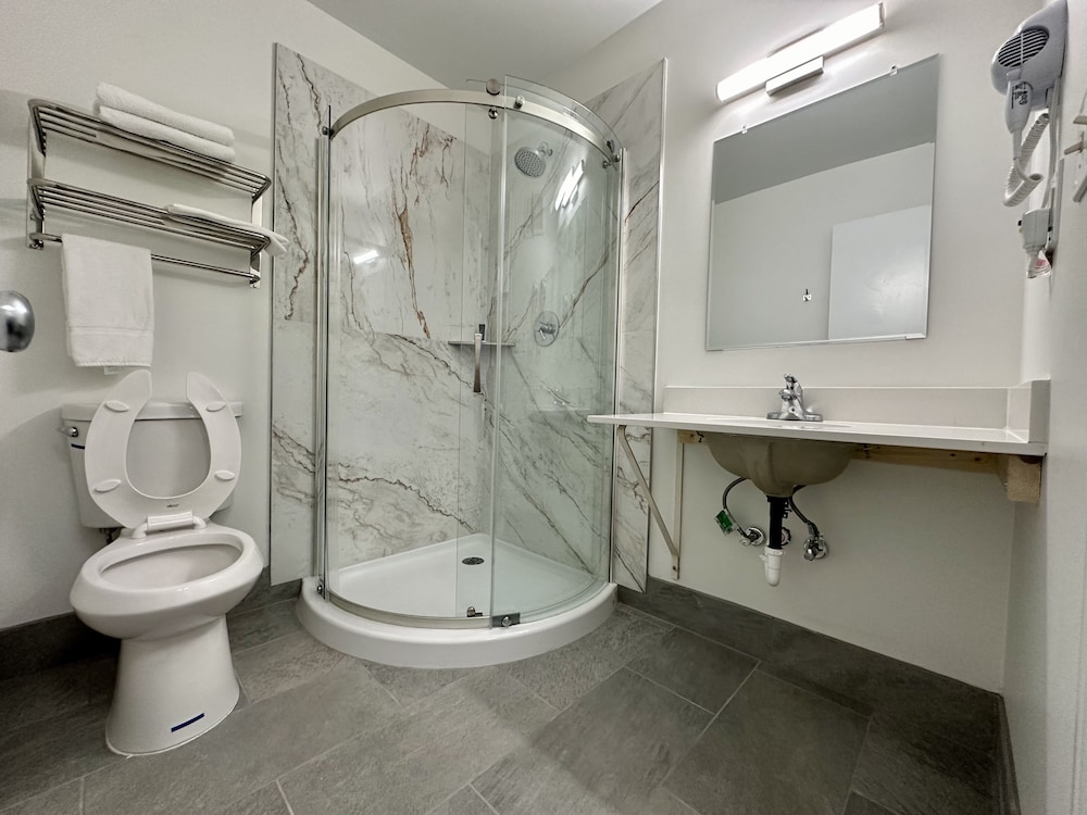 Royal Inn Charlotte Airport Hotel 29/31