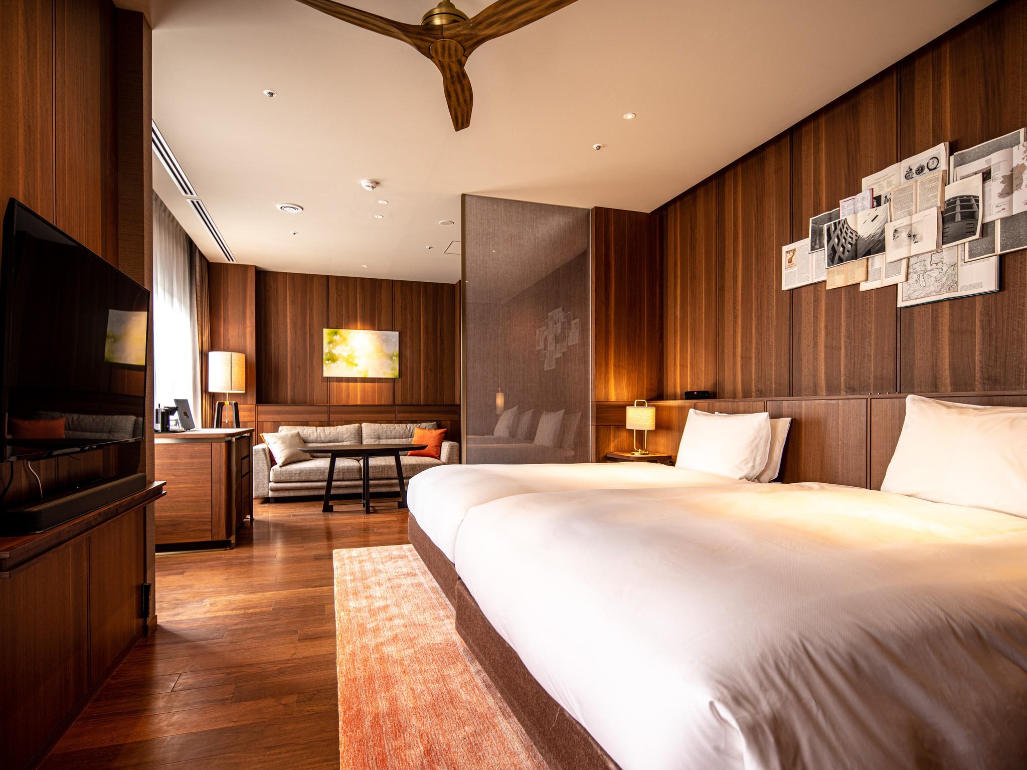 Episode 6, 2 Double Beds