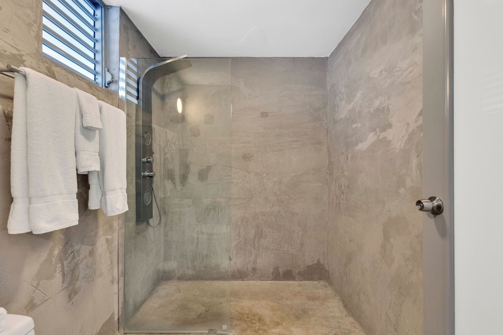 Viento Beach Lodge 34/35