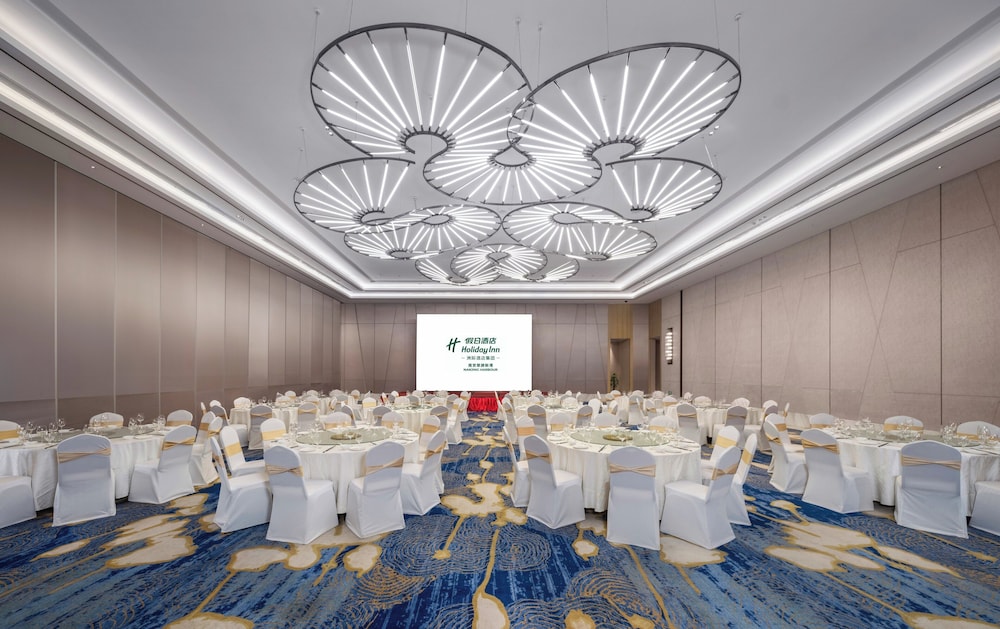 HOLIDAY INN NANJING HARBOUR 68/76