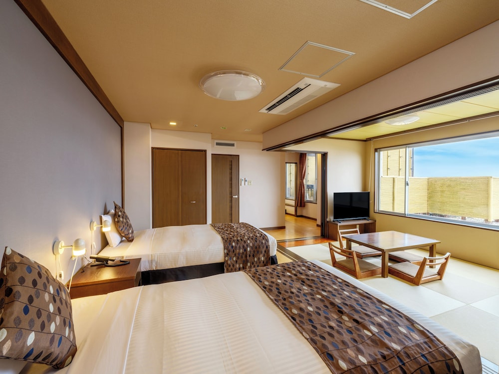 Japanese Western, Deluxe, Twin Beds, 2 Futon Beds, Outdoor Bath