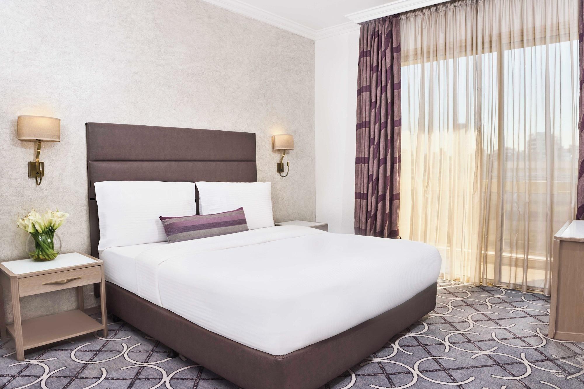1 Bedroom, Suite, City View, Club Lounge Access