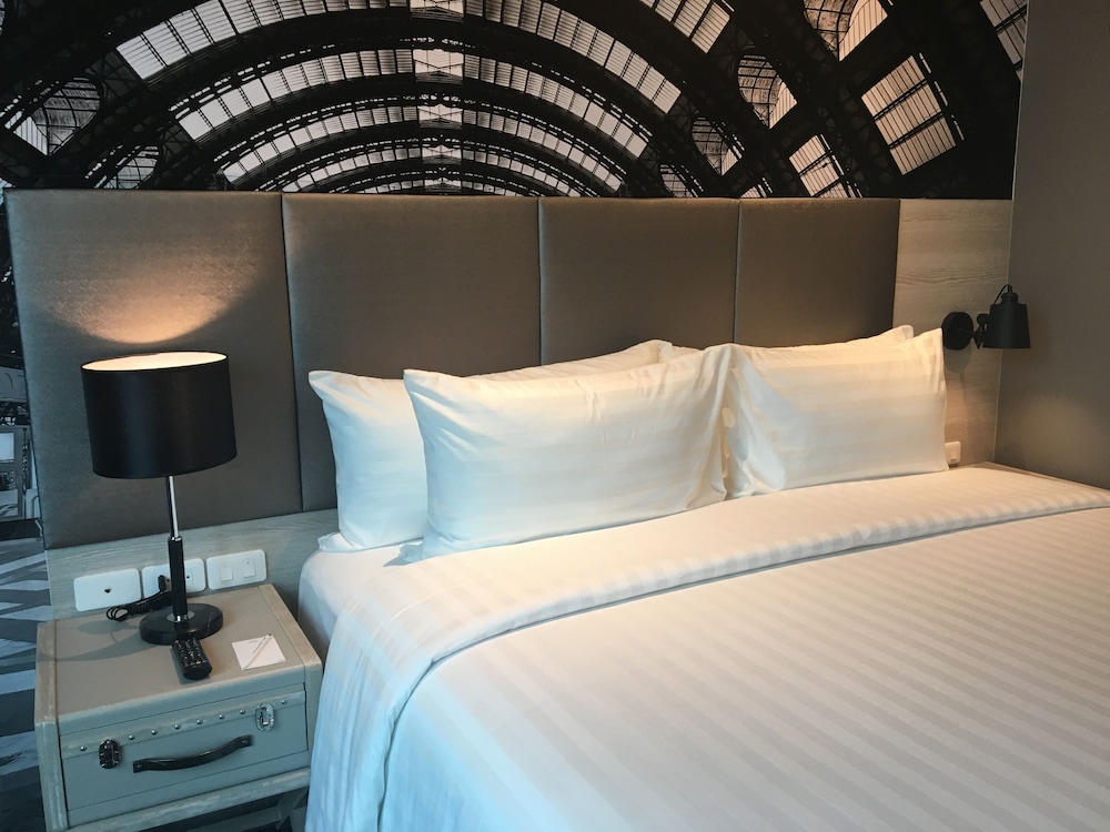 Mercure Bangkok Makkasan 23/79