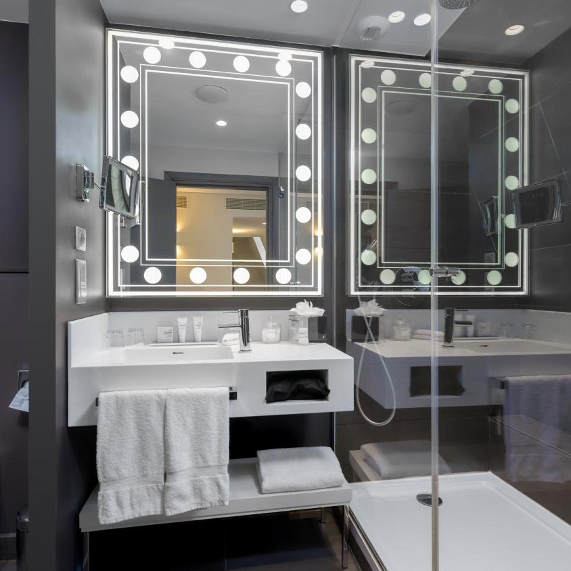 جناح جونيور بسرير كوين مع أريكة، Hotel Indigo Paris - Opera by IHG 2/2