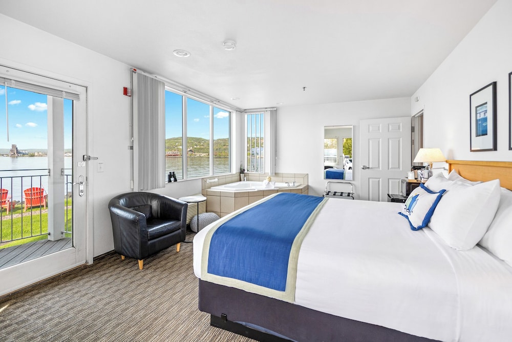 South Pier Inn 13/50