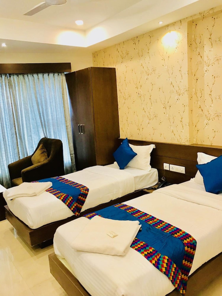 Regalia Inn & Suites 19/37