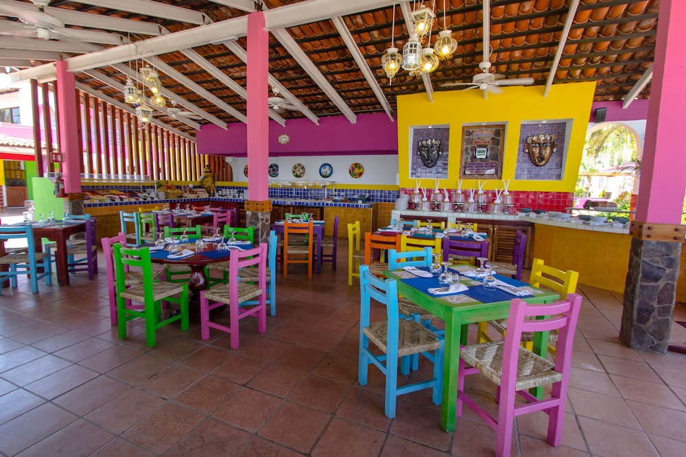 Decameron Los Cocos Guayabitos Ramada All Inclusive Resort 36/49