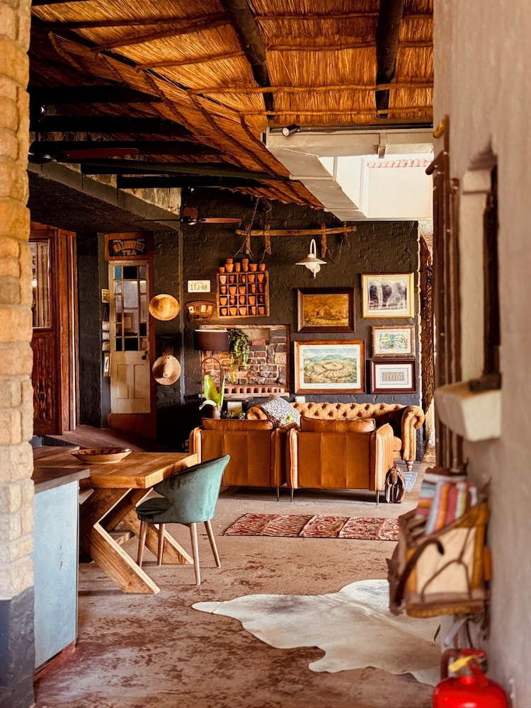 River House Lodge 7/50