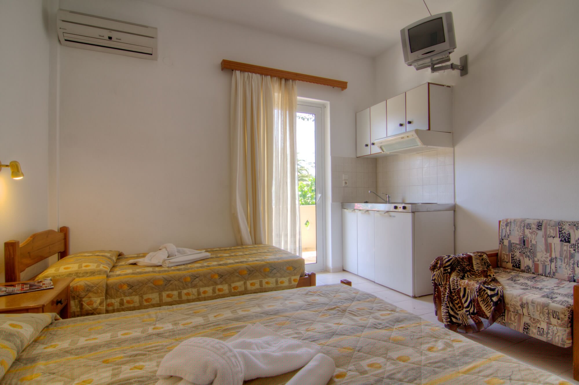 استوديو ثلاثي بسرير مزدوج وسرير فردي بإطلالة على البحر، Sunrise Hotel and Apartments Rodakino 4/7