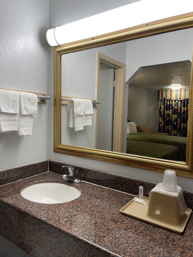 Fairbridge Inn Suites Mcdonoughga 45/52