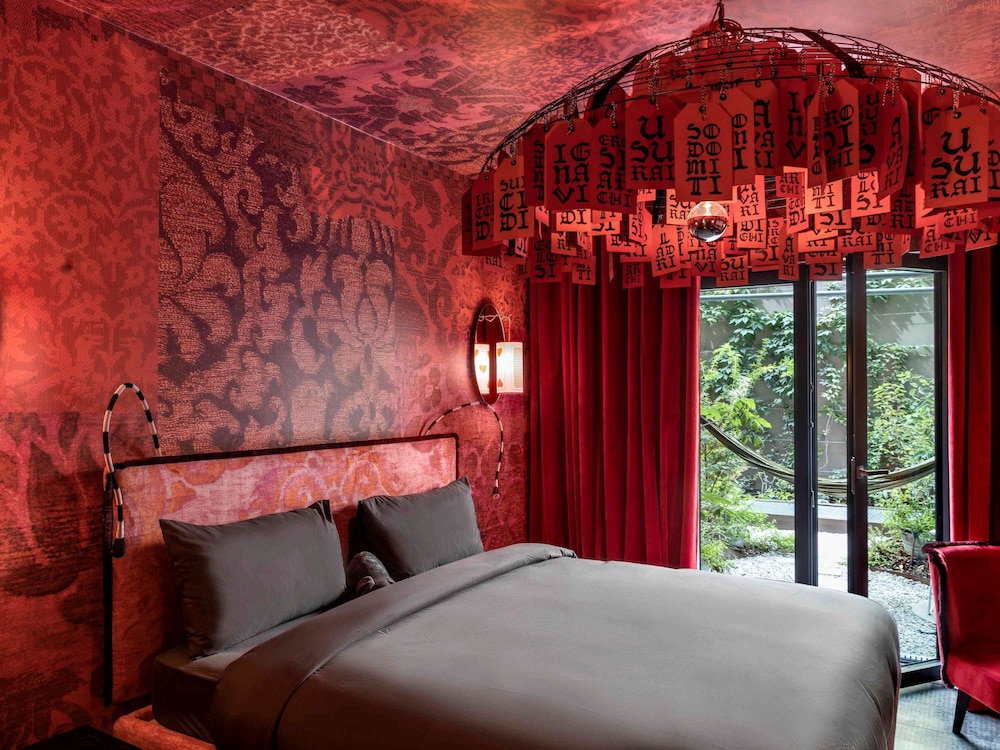 Rosso, King Bed, Private Garden, Large