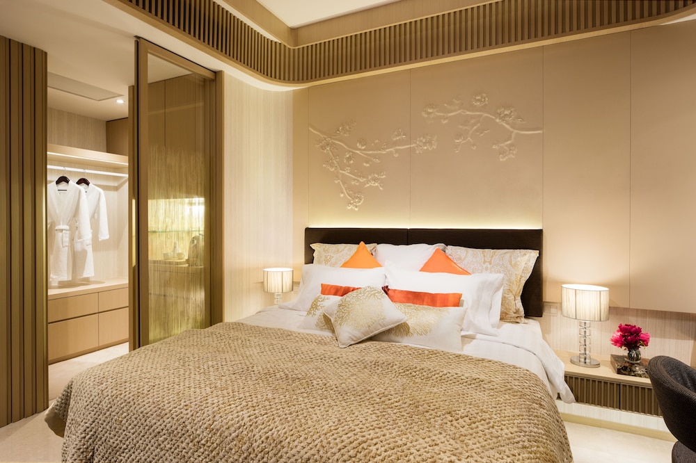 BURLINGTON HOTEL 15/58