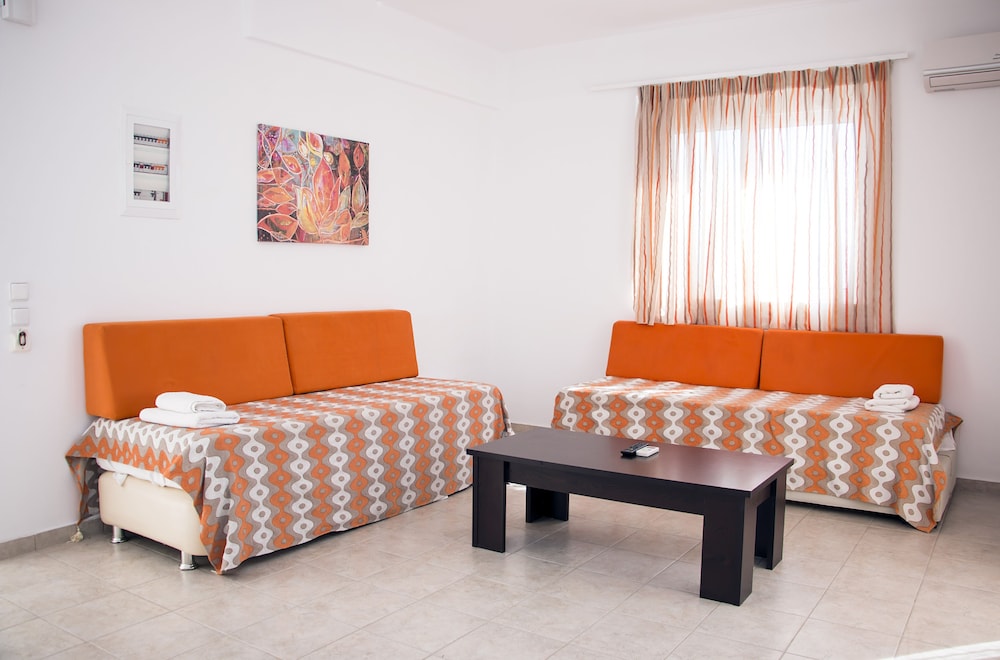 Gennadi Gardens Apartments 8/25